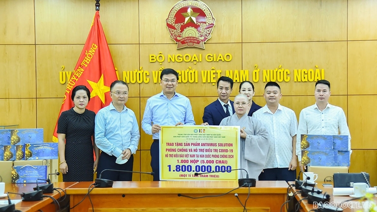 Buddhist cultural centre supports COVID-19 aid to Vietnamese community in RoK