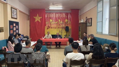 Vietnamese Ambassador to France meets Vietnamese community in France’s Marseille