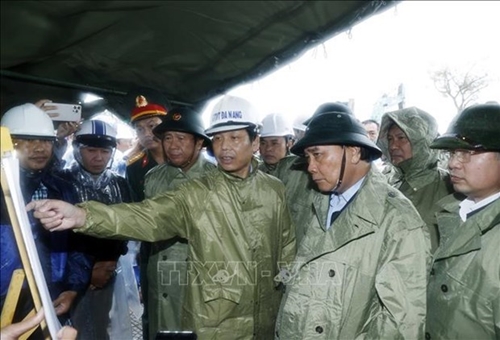 President inspects Da Nang’s efforts to overcome storm, flood consequences