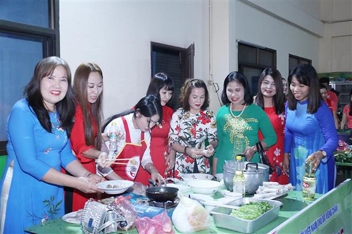 Vietnamese Women s Day marked in Laos