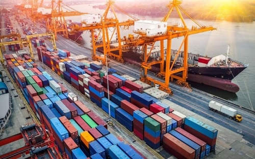 Vietnam racks up trade surplus exceeding US 7 billion