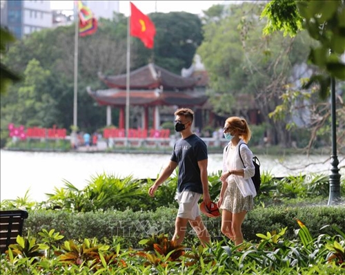Some 1 million foreign tourists visit Hanoi in 10 months