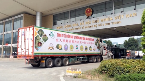 140 tonnes of durian exported to China through Lao Cai border gate