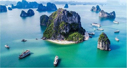 Ha Long Bay listed world’s top 10 stunning natural wonders