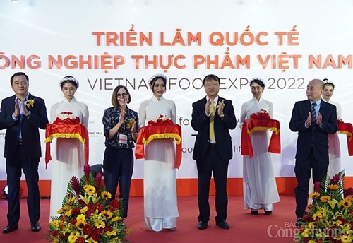 Some 400 exhibitors join largest Vietnamese expo in food industry