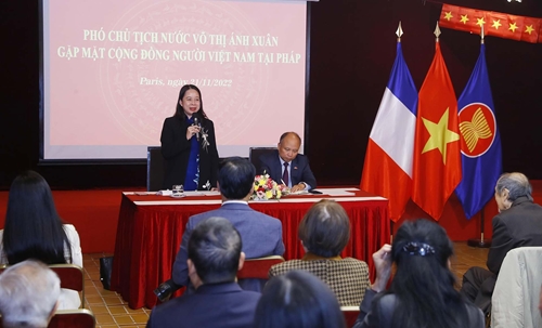 Vice President Vo Thi Anh Xuan meets Vietnamese community in France