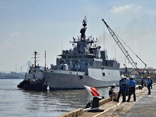 Indian naval ships pay friendly visit to Ho Chi Minh City