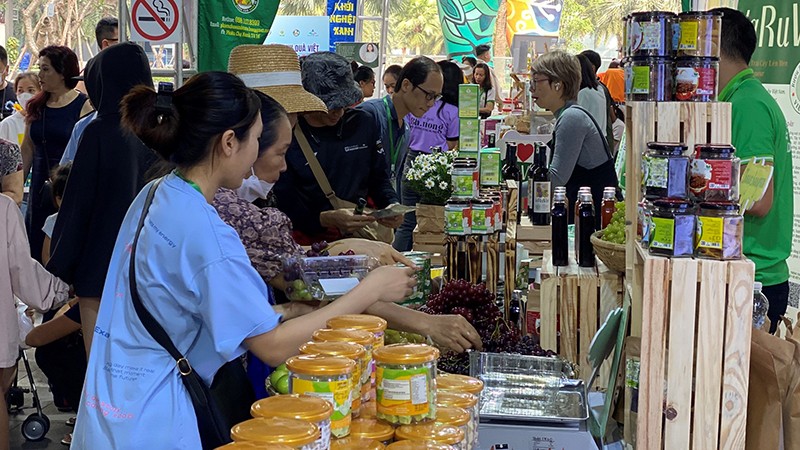 Over 1,000 agricultural products at Tet Festival in HCM City