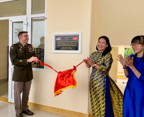 U S Mission to Vietnam Builds Primary School in Ben Tre Province