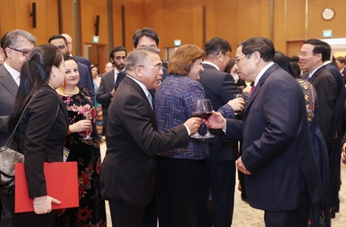 Prime Minister hosts Tet banquet in honour of diplomatic corps