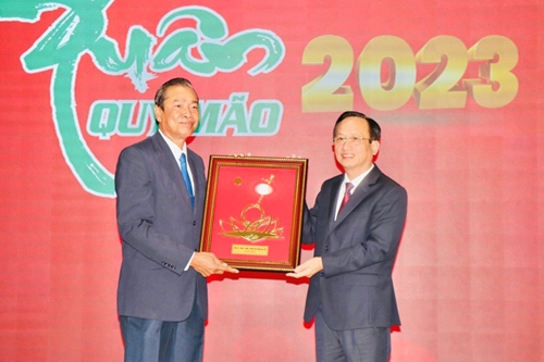 Vietnamese and Cambodian provinces strengthen friendly relationship