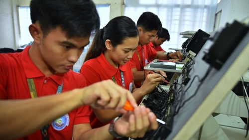 Philippines invests USD500 million to boost its labor market recovery