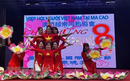 Vietnamese women in Macau China toward homeland
