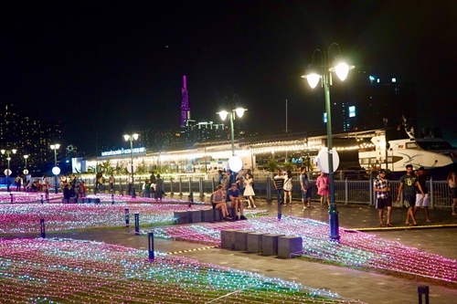 Bach Dang Wharf Park decorated art LED lights to mark Vietnam – Japan diplomatic relations