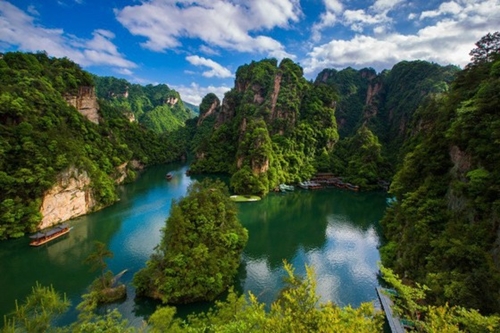 China promotes welcoming Vietnamese tourist to Zhangjiajie
