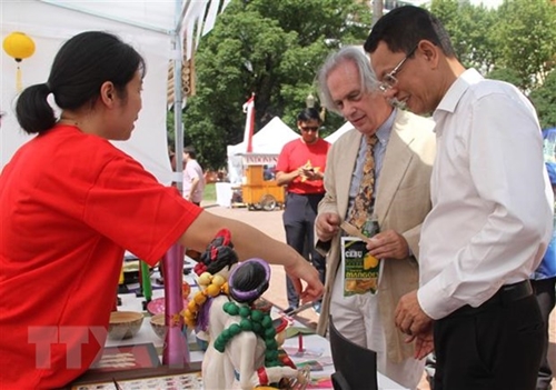 Vietnamese culture introduced at ASEAN bazaar in Argentina