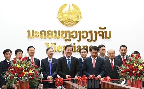 Promoting cooperation between Ho Chi Minh City and Vientiane