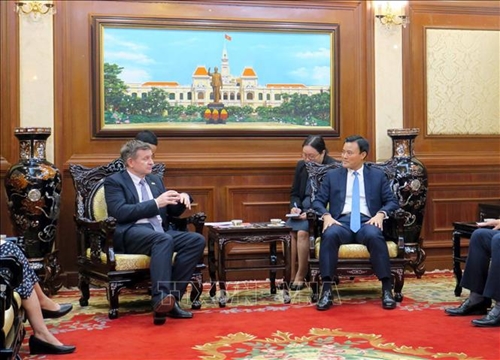 Ho Chi Minh City enhances cooperation with OIF