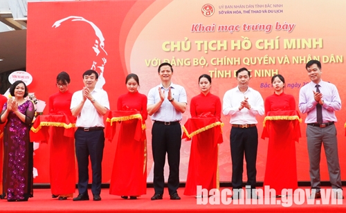 Bac Ninh organises exhibition on Uncle Ho