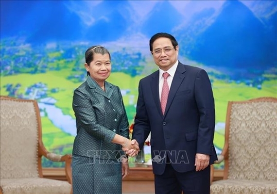 Vietnam gives top priority to ties with Cambodia PM