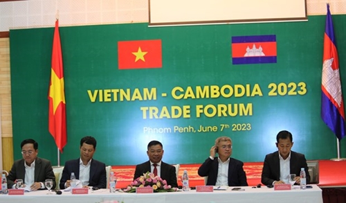 Forum connects Vietnamese and Cambodian businesses held in Phnom Penh