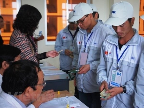 72,294 Vietnamese labourers went to work abroad during first six months