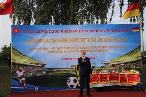 Football tournament held for Vietnamese community in Germany