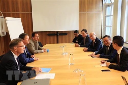 Hanoi interested in boosting cooperation with Swiss localities