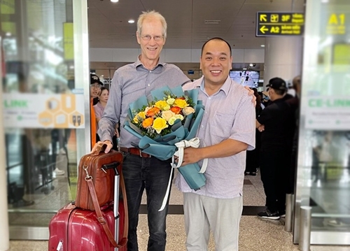 World famous pianist Håkan Rydin arrives in Vietnam for jazz concert