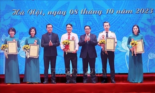 PM appreciates initiatives helping Vietnam overcome pandemic
