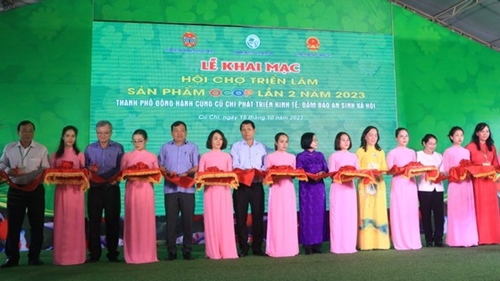 Over 100 booths join OCOP exhibition in HCM City