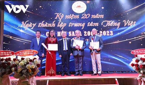 Vietnamese language centre in Czech Republic marks its 20th founding anniversary