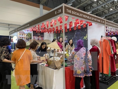Vietnam joins 54th international charity fair in Indonesia