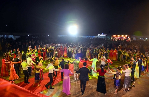 Culture and tourism week of Vietnam’s northwestern region and Ho Chi Minh City kicked off in Laos