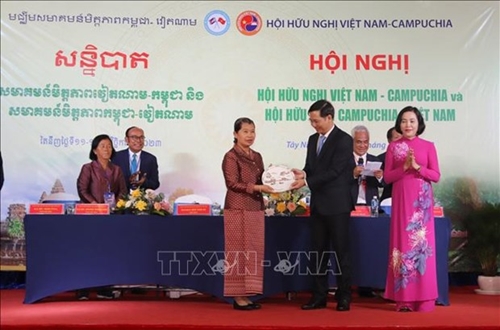 Vietnam, Cambodia promote multi-faceted collaboration