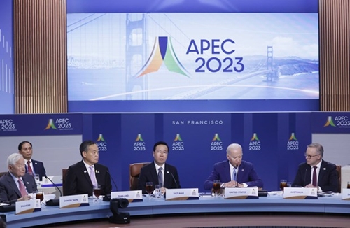 President stresses Vietnam s climate action commitment at APEC leaders dialogue with guests