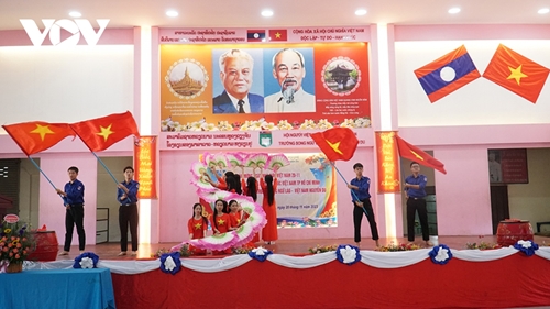 Nguyen Du Lao-Vietnamese bilingual school celebrates Vietnamese Teacher’s Day