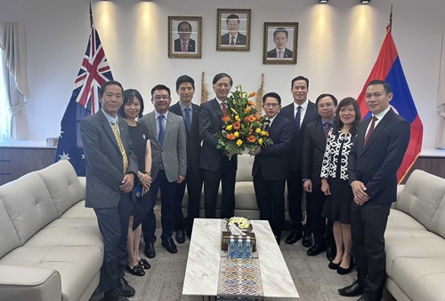 Vietnamese Embassy in Australia congratulates Laos on National Day
