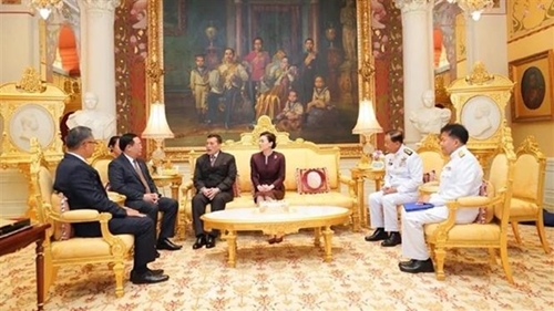 NA Chairman Vuong Dinh Hue meets with Thai King Maha Vajiralongkorn