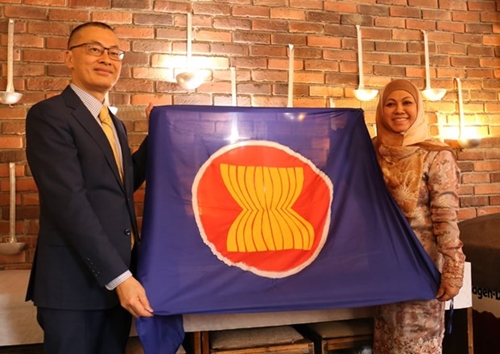 Vietnam hands over Berlin ASEAN Committee chairmanship role to Brunei