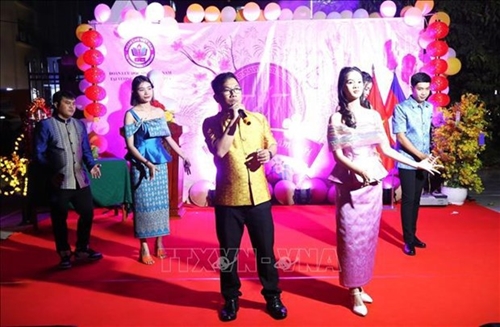 Vietnamese students in Cambodia hold Tet celebration