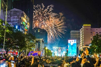 Fireworks at eight locations on lunar New Year’s Eve in Ho Chi Minh City