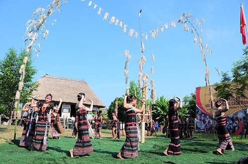 Activities to welcome lunar New Year at Vietnam National Village for Ethnic Culture and Tourism