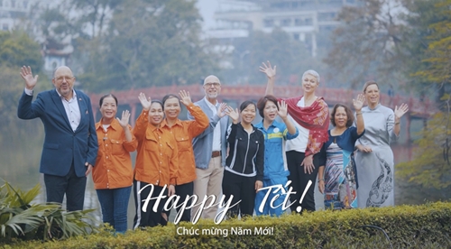 G4 Ambassadors wish Tet, express gratitude to workers in Hanoi