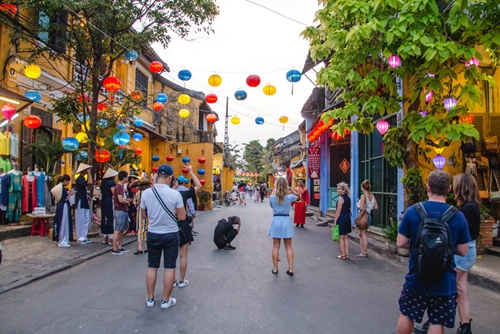 Vietnam tourism expects strong breakthrough in 2024