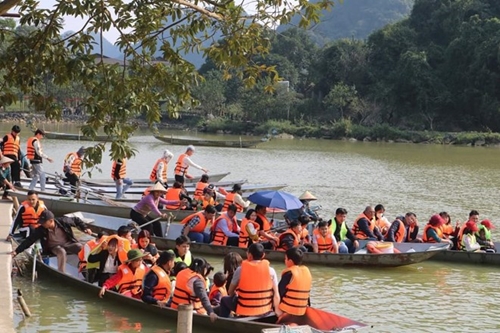 Ninh Binh tourism sees more positive signs in Lunar New Year 2024