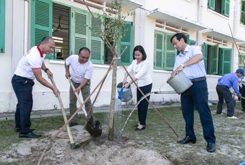 Farmers in Khanh Hoa province to plant 40,000 trees in tree-planting festival