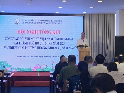 Overseas Vietnamese send nearly 9 5 billion USD of overseas remittances to HCMC