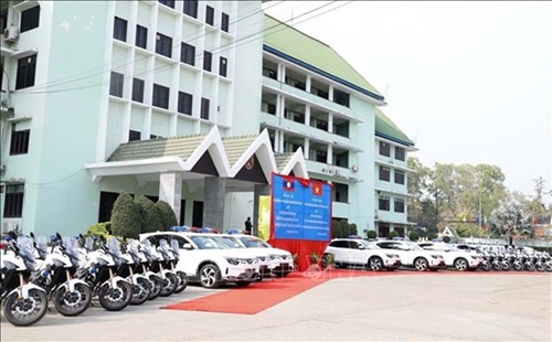 Vietnam assists Laos in ensuring security in ASEAN Chairmanship Year