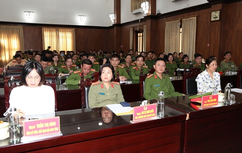 Ha Nam Public Security studies and implements Uncle Ho’s six teachings
